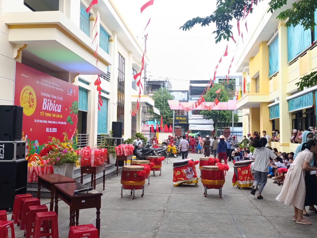 Chương trình Trung Thu cho em — Châu Ngọc Khang & Bibica 4